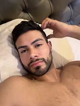 Snapshot of ZarekFox chatting on September 14, 2025, 8:30 pm ZarekFox online show from September 14, 2025, 8:30 pm