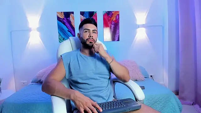 Snapshot of ZarekFox chatting on September 18, 2025, 11:51 pm ZarekFox online show from September 18, 2025, 11:51 pm