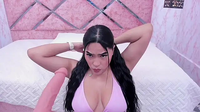 Snapshot of HOT_EMIILY_ chatting on October 16, 2025, 11:44 am HOT EMIILY  online show from October 16, 2025, 11:44 am