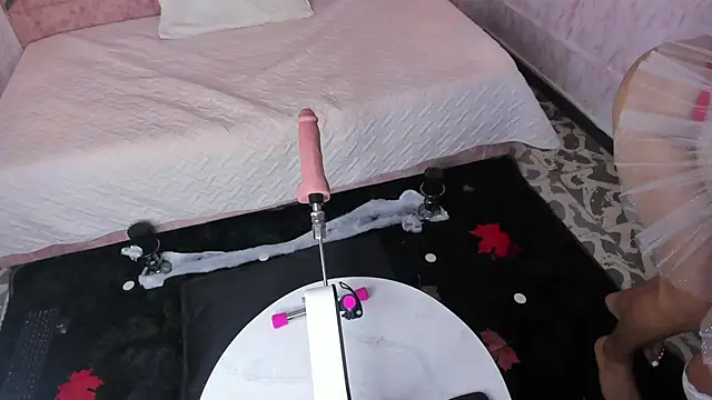 Snapshot of HOT_EMIILY_ chatting on October 25, 2025, 11:51 am HOT EMIILY  online show from October 25, 2025, 11:51 am