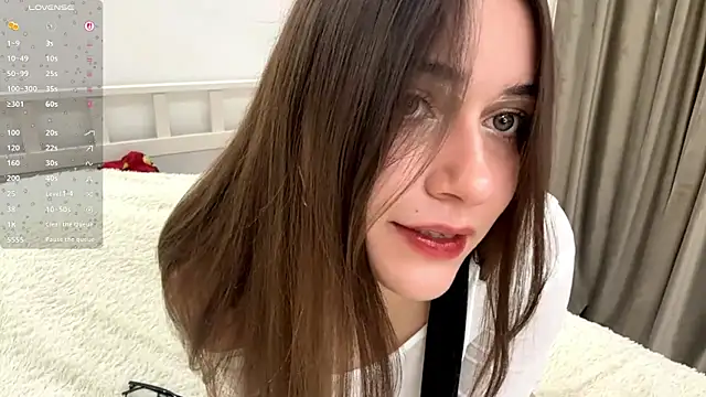 RachaelJuntunen online show from September 17, 2025, 10:39 am