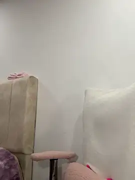 Victoria alson online show from October 25, 2025, 2:08 am