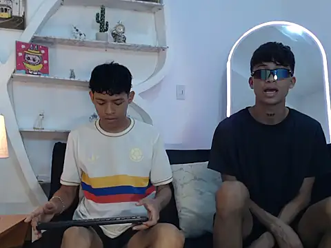 Snapshot of BEAUTY_BOYS1 chatting on September 11, 2025, 7:08 am BEAUTY BOYS1 online show from September 11, 2025, 7:08 am