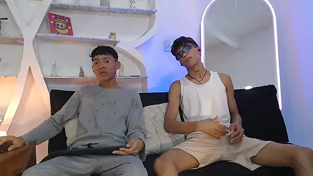 Snapshot of BEAUTY_BOYS1 chatting on September 20, 2025, 7:09 am BEAUTY BOYS1 online show from September 20, 2025, 7:09 am