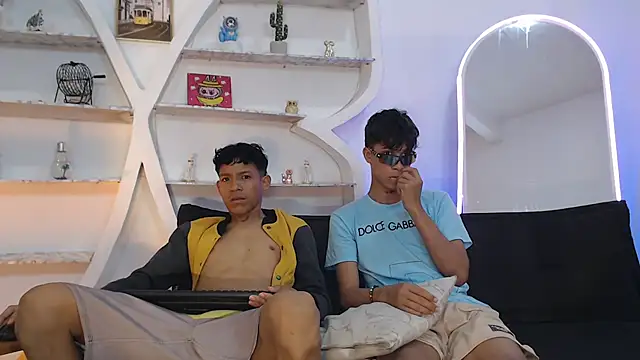 Snapshot of BEAUTY_BOYS1 chatting on September 24, 2025, 7:12 am BEAUTY BOYS1 online show from September 24, 2025, 7:12 am