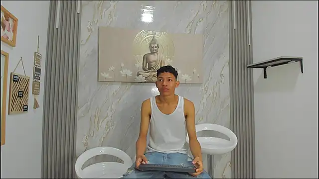 BEAUTY BOYS1 online show from January 17, 2026, 7:13 am