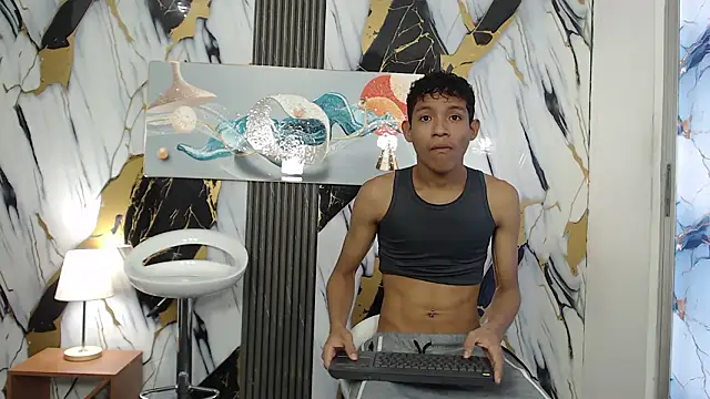 Snapshot of BEAUTY_BOYS1 chatting on February 18, 2026, 7:21 pm BEAUTY BOYS1 online show from February 18, 2026, 7:21 pm