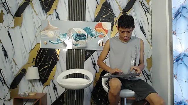 Snapshot of BEAUTY_BOYS1 chatting on February 23, 2026, 7:22 pm BEAUTY BOYS1 online show from February 23, 2026, 7:22 pm