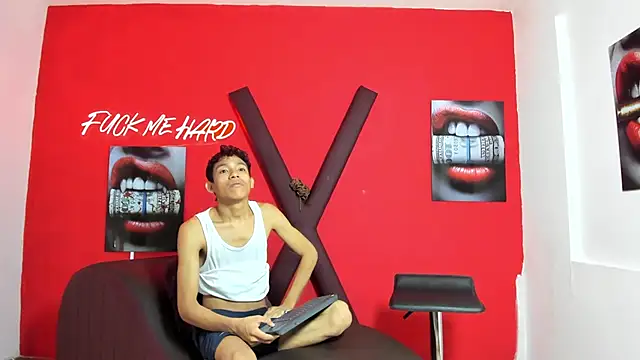 Snapshot of BEAUTY_BOYS1 chatting on March 3, 2026, 7:20 pm BEAUTY BOYS1 online show from March 3, 2026, 7:20 pm