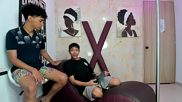 Snapshot of BEAUTY_BOYS1 chatting on March 16, 2026, 1:37 pm BEAUTY BOYS1 online show from March 16, 2026, 1:37 pm