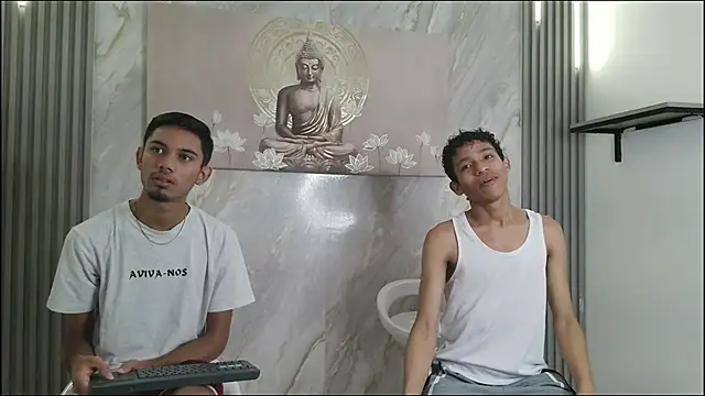 Snapshot of BEAUTY_BOYS1 chatting on March 30, 2026, 1:45 pm BEAUTY BOYS1 online show from March 30, 2026, 1:45 pm