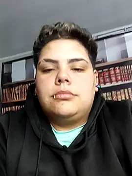 Snapshot of Hailey_Curvy chatting on October 17, 2025, 3:10 am Hailey Curvy online show from October 17, 2025, 3:10 am