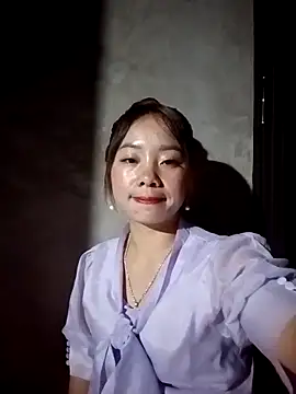 milo123-xx online show from November 15, 2025, 1:29 pm