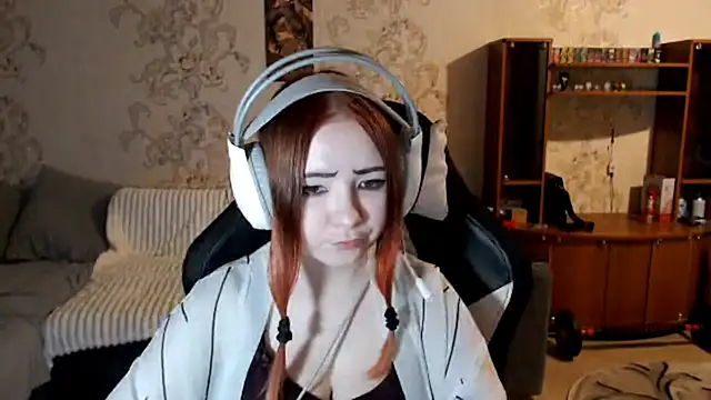 PansyBorriello online show from September 21, 2025, 4:19 pm