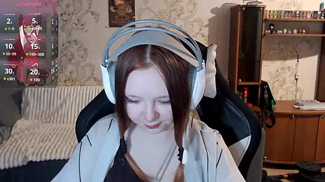 PansyBorriello online show from October 4, 2025, 4:16 pm