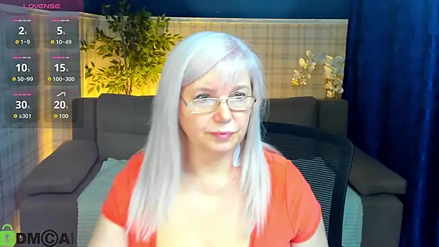Hella Fabel online show from May 4, 2026, 1:34 am