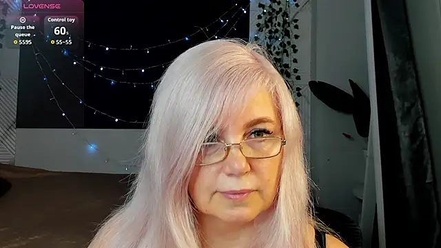 Hella Fabel online show from May 8, 2026, 1:11 am