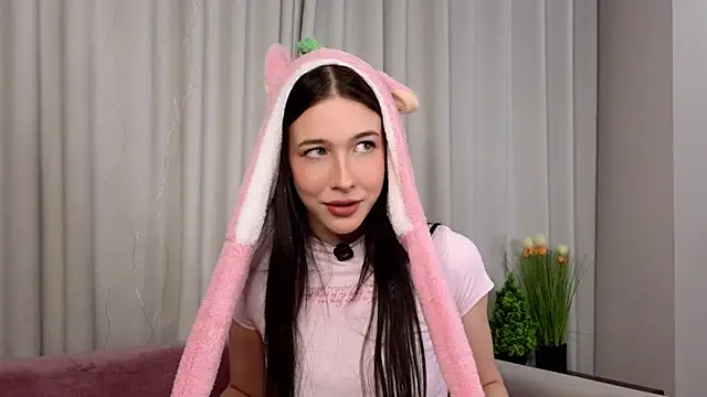 Snapshot of EviaRabasca chatting on February 13, 2026, 11:17 am EviaRabasca online show from February 13, 2026, 11:17 am