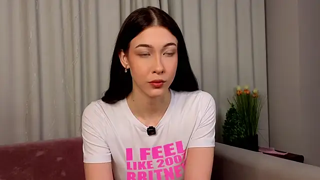 Snapshot of EviaRabasca chatting on February 26, 2026, 11:42 am EviaRabasca online show from February 26, 2026, 11:42 am