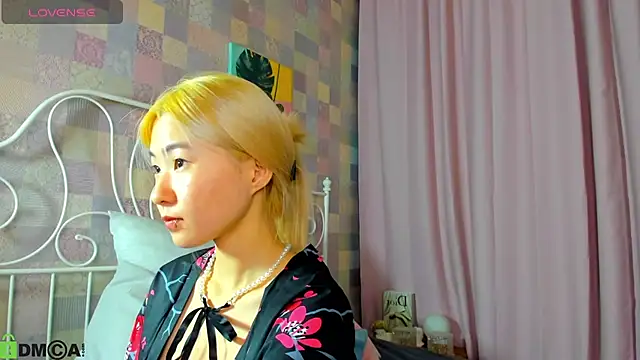 Snapshot of Aisi_18 chatting on September 26, 2025, 3:32 am Aisi 18 online show from September 26, 2025, 3:32 am