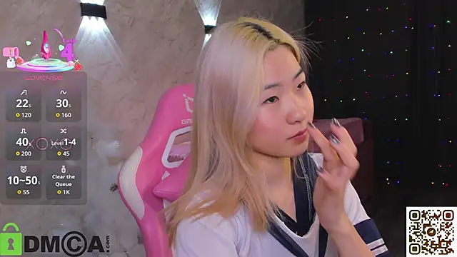 Aisi 18 online show from December 17, 2025, 1:33 am