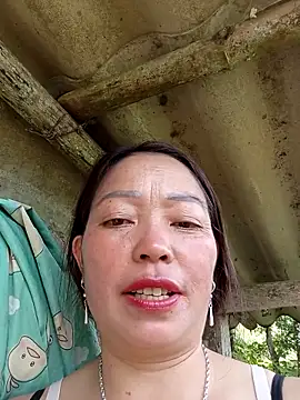 Snapshot of _Helala_ chatting on September 19, 2025, 5:53 am  Helala  online show from September 19, 2025, 5:53 am