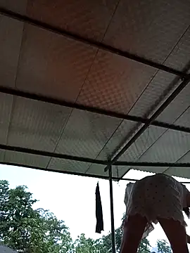 Snapshot of _Helala_ chatting on September 21, 2025, 11:39 pm  Helala  online show from September 21, 2025, 11:39 pm