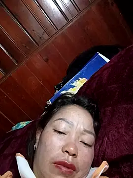 Snapshot of _Helala_ chatting on September 29, 2025, 10:14 pm  Helala  online show from September 29, 2025, 10:14 pm