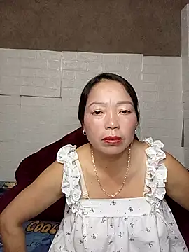 Snapshot of _Helala_ chatting on October 2, 2025, 2:57 pm  Helala  online show from October 2, 2025, 2:57 pm