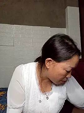 Snapshot of _Helala_ chatting on October 5, 2025, 2:48 pm  Helala  online show from October 5, 2025, 2:48 pm