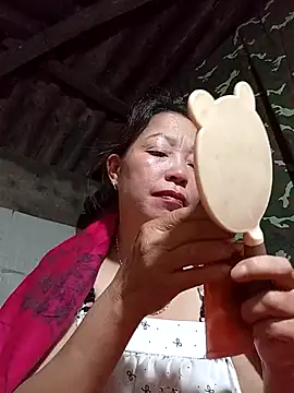 Snapshot of _Helala_ chatting on October 24, 2025, 9:11 pm  Helala  online show from October 24, 2025, 9:11 pm