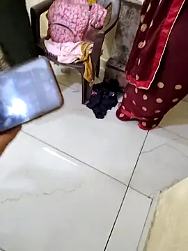 Hot modal online show from April 18, 2026, 4:44 pm