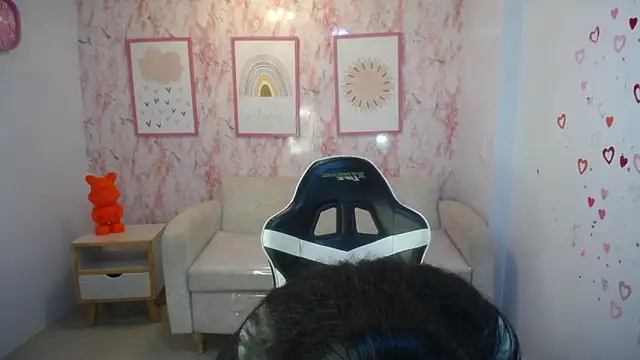 Snapshot of Kylie_ch1 chatting on October 11, 2025, 3:43 pm Kylie ch1 online show from October 11, 2025, 3:43 pm