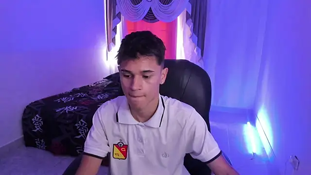 Aron Boyy online show from December 18, 2025, 7:20 pm