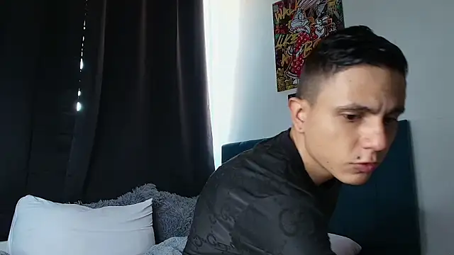 Warmteam777 online show from October 16, 2025, 8:32 pm