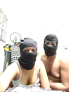 crazcy-couples online show from September 9, 2025, 5:12 pm
