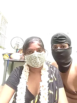 crazcy-couples online show from September 10, 2025, 4:18 pm