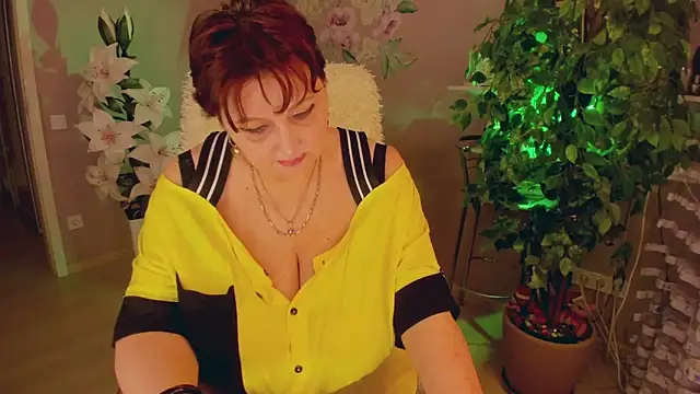 Snapshot of rebekkacharm chatting on October 3, 2025, 4:59 pm rebekkacharm online show from October 3, 2025, 4:59 pm