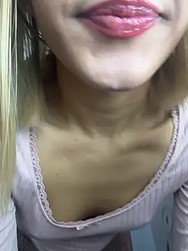 SweetBunnyGF online show from December 21, 2025, 11:01 pm