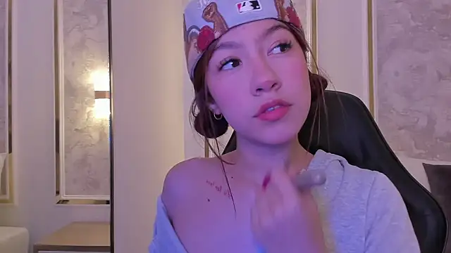 Snapshot of doll_eyees_ chatting on September 20, 2025, 3:51 am doll eyees  online show from September 20, 2025, 3:51 am