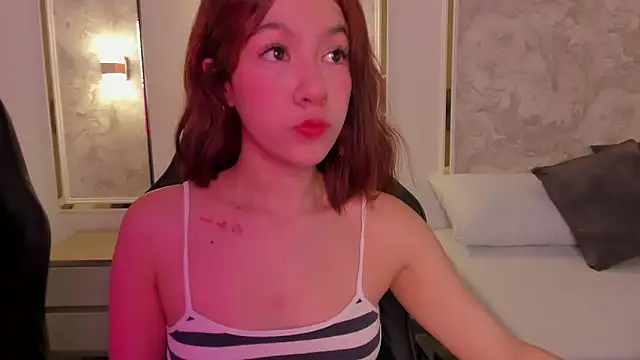 Snapshot of doll_eyees_ chatting on September 20, 2025, 7:37 pm doll eyees  online show from September 20, 2025, 7:37 pm