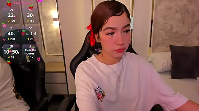 Snapshot of doll_eyees_ chatting on October 11, 2025, 7:12 pm doll eyees  online show from October 11, 2025, 7:12 pm