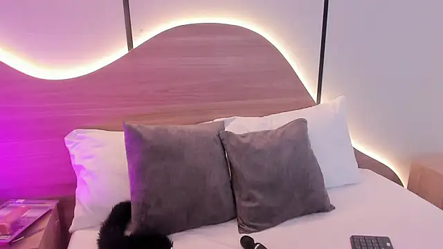 Snapshot of doll_eyees_ chatting on October 18, 2025, 6:41 pm doll eyees  online show from October 18, 2025, 6:41 pm