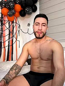 Snapshot of Thiago_Hill chatting on October 23, 2025, 9:57 pm Thiago Hill online show from October 23, 2025, 9:57 pm