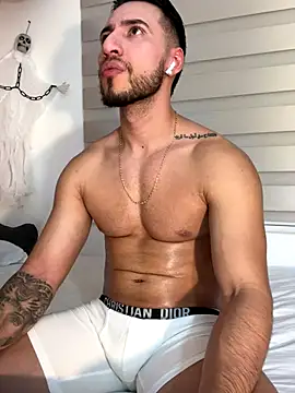 Snapshot of Thiago_Hill chatting on October 26, 2025, 5:41 pm Thiago Hill online show from October 26, 2025, 5:41 pm