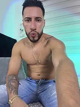 Thiago Hill online show from June 14, 2026, 2:24 am