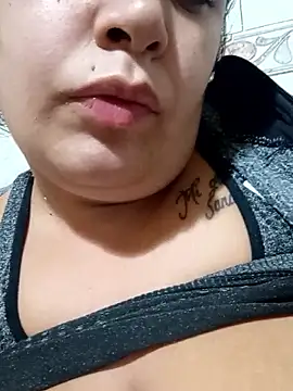 Snapshot of Pomelit00 chatting on March 6, 2026, 4:31 am Pomelit00 online show from March 6, 2026, 4:31 am