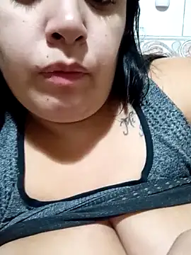 Snapshot of Pomelit00 chatting on March 25, 2026, 12:05 am Pomelit00 online show from March 25, 2026, 12:05 am