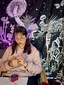 Violetaa Leee online show from September 11, 2025, 10:32 pm