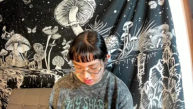 Violetaa Leee online show from October 2, 2025, 2:07 am